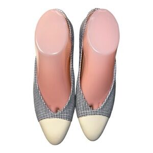 Vintage Chic Houndstooth Flats with Cream Toe Cap
